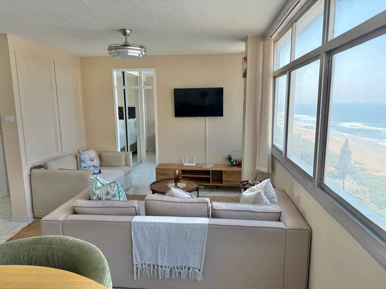 Modern Beach View Accomodation | 4 Guests